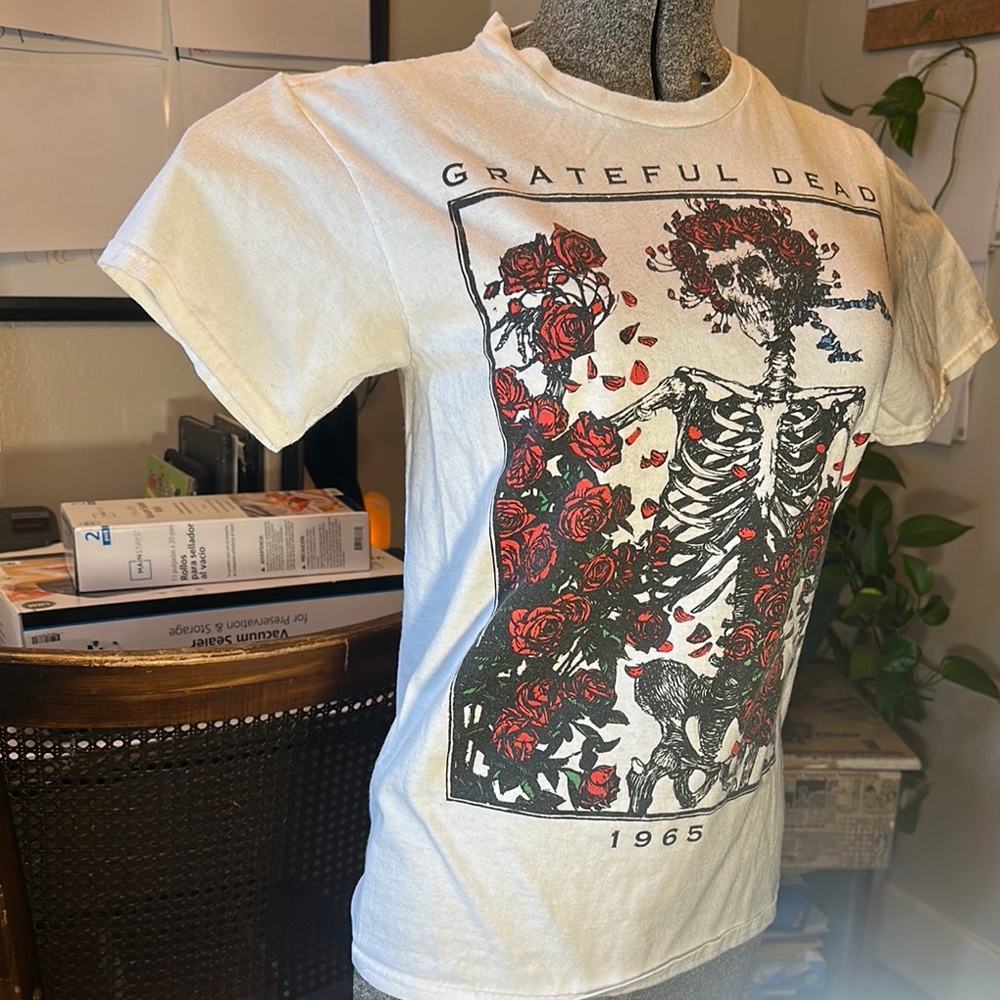 Grateful Dead White Tee with Red and Black Graphic